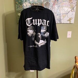 Tupac T-shirt in size 3XL.